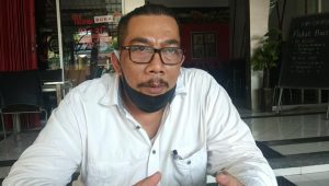 Edi Haryanto selaku kuasa Hukum KSU Perdula MPS Ngoro saat di wawancarai. (wacananews.co.id/tyo)