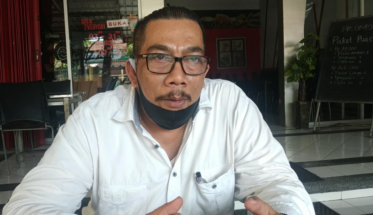 Edi Haryanto selaku kuasa Hukum KSU Perdula MPS Ngoro saat di wawancarai. (wacananews.co.id/tyo)