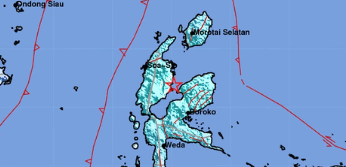 Guncangan gempa di Kabupaten Halmahera Utara, Maluku Utara, pada siang ini, Senin (15/6) sekitar pukul 11.15 WIB. Gempa dengan magnitudo 5,7 berada pada kedalaman 97 km. (BMKG)
