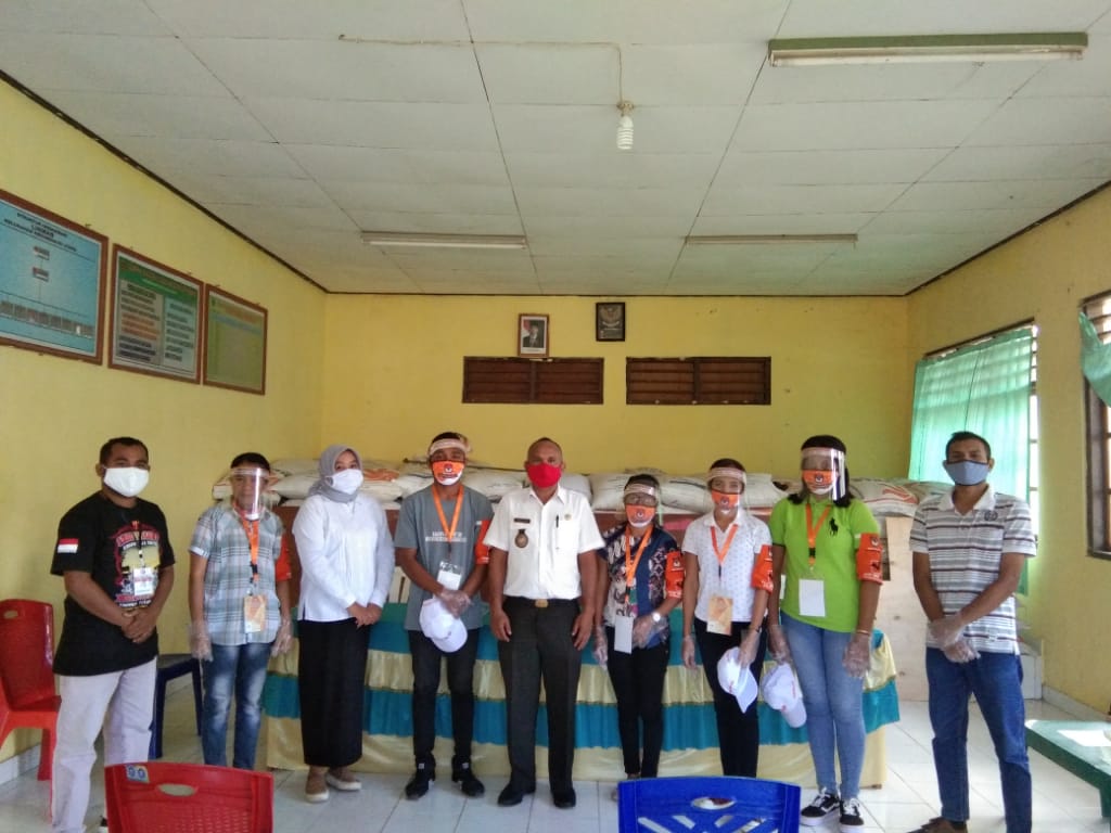 Pelantikan Petugas Pemutakiran Data Pemilih dilaksanakan di kantor lurah Kefamenanu Utara KPU Kabupaten TTU.(wacananews.co.id/ae)