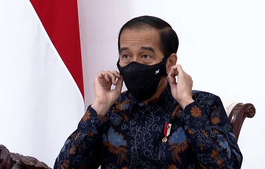 Presiden Joko Widodo saat memimpin rapat terbatas soal Lanjutan Pembahasan Persiapan Pelaksanaan Pilkada Serentak yang digelar melalui konferensi video dari Istana Merdeka, Jakarta, pada Selasa, 8 September 2020.