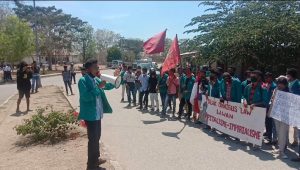 Tolak dan Batalkan Omnibus Law, Mahasiswa Gelar Demo Di DPRD TTU