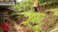 9 Rumah Rusak, Pergerakan Tanah Ancam Rumah Warga Di Kuningan