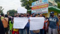 Perangkat Desa di Jombang Mesum, Warga Demo Tuntut Copot Jabatanya
