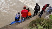 Sosok Mayat Perempuan Tanpa Busana Ditemukan Mengambang di Sungai Brantas Jombang