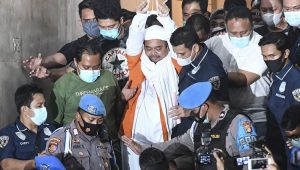 Rizieq Shihab Ditahan Usai Diperiksa di Polda Metro Jaya