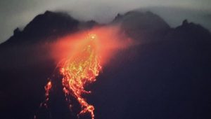 Aktivitas Vulkanik Gunung Merapi Meningkat, Guguran Lava Pijar Kembali Terjadi