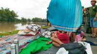 Kondisi Pengungsian Warga Terdampak Banjir Desa Gondangmanis Jombang