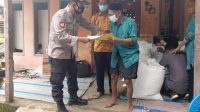 Polisi Berikan Santunan Kepada Korban Petasan di Kabuh Jombang