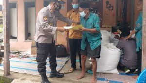 Polisi Berikan Santunan Kepada Korban Petasan di Kabuh Jombang