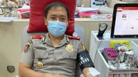 Peduli Sesama, Mantan Wakapolres Jombang Donor Darah di PMI