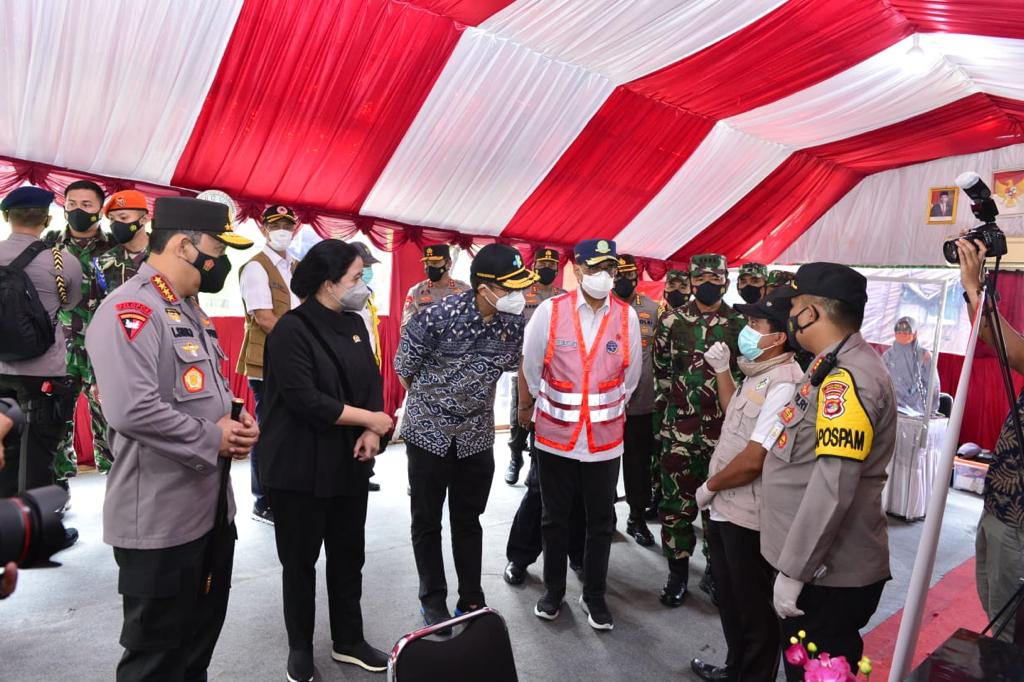 kapolri tinjau penyekatan pelabuhan merak