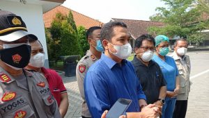 Wabup Jombang Pastikan Tidak Ada Yang Mengkhawatirkan Saat Kunjungi Buruh di RSK Mojowarno