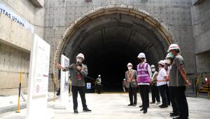 Tinjau Pembangunan Konstruksi Kereta Cepat Jakarta – Bandung, Presiden Targetkan 2022 Sudah Bisa Operasional