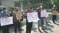 PKL Demo Disperindagpas Jombang Untuk Menagih Janji