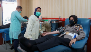 Polwan Polres Jombang Gelar Bhakti Sosial Donor Darah