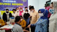 Bupati Jombang Dampingi KSP Moeldoko Tinjau Vaksinasi di Masjid Islamic Center Moeldoko