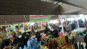 Bupati Mundjidah Wahab Launching Pasar Oleh – Oleh Khas Jombang