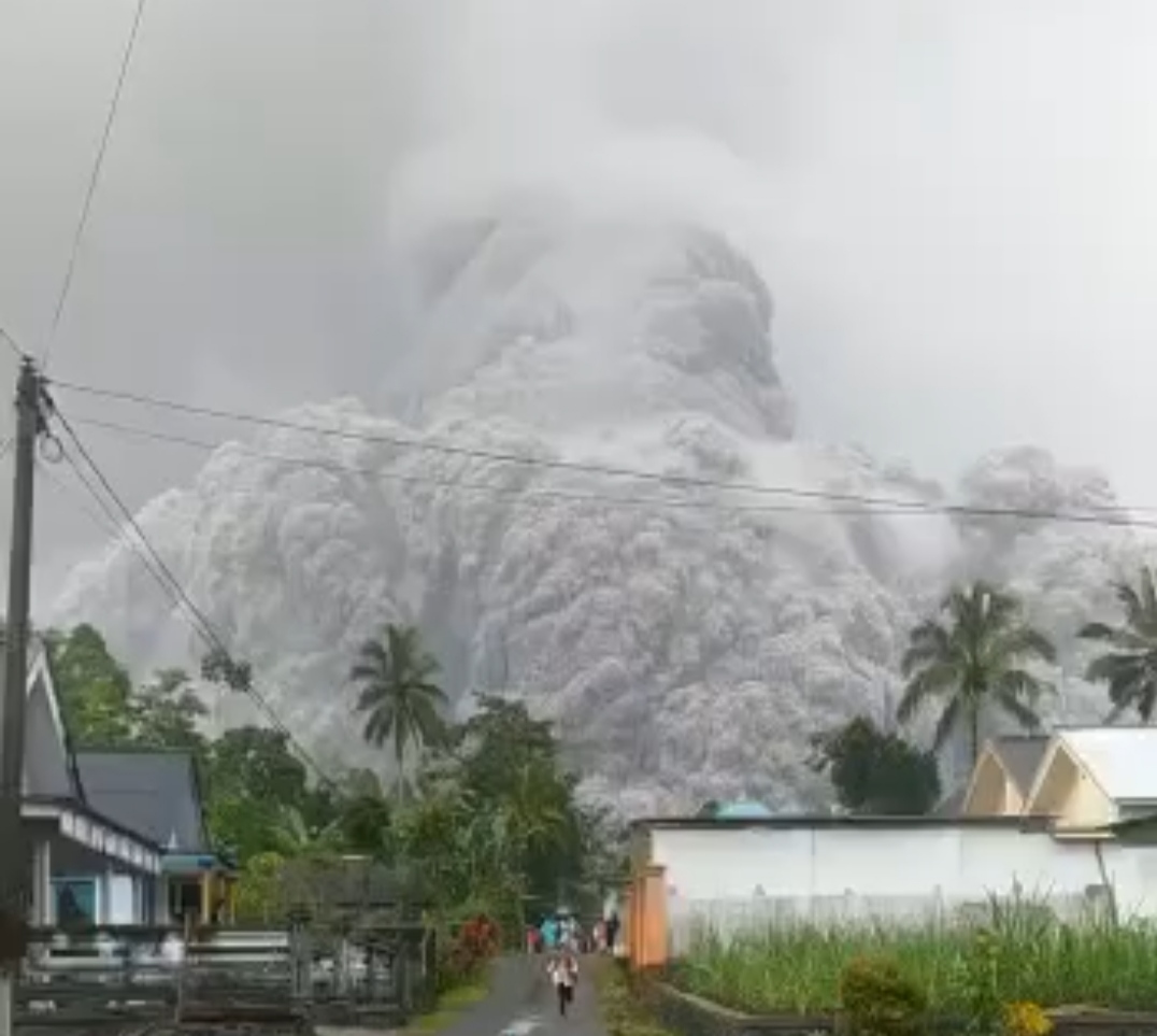 erupsi gunung semeru