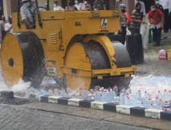 Polres Jombang Musnahkan Ribuan Botol Berisi Miras
