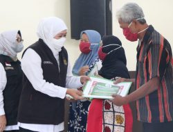 Bupati Jombang Dampingi Gubernur Jatim Salurkan Zakat Produktif Bagi Pelaku Usaha Ultra