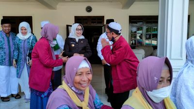Bupati Jombang Berangkatkan 27 Jamaah Haji Kloter 33