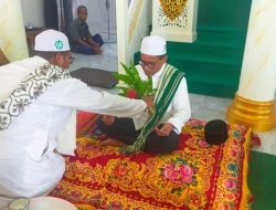 Pj Bupati Aceh Timur Dipeusijuk oleh Masyarakat Simpang Ulim