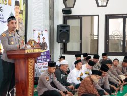 Peringati Tahun baru Islam, Kapolres Jombang Beri Santunan Anak Yatim dan Beasiswa Kepada Siswa Berprestasi