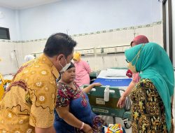 Bupati Mundjidah Wahab Sambangi Ibu Melahirkan Yang Viral di RSUD Jombang