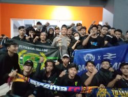 Ribuan Supporter di Jombang Gelar Do’a Bersama Atas Tragedi Kanjuruhan