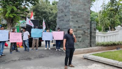 demo simpang tiga jombang