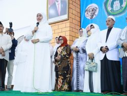 Gubernur Khofifah Bersama Bupati Jombang Hadiri Peringatan Nisfu Sa’ban di Ponpes Rejoso