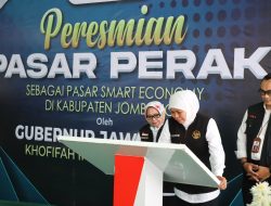 Gubernur Jatim Bersama Bupati Jombang Resmikan Pasar Percontohan Smart Economy Pasar Perak