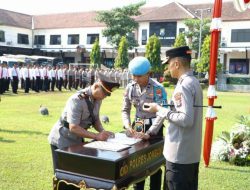 Kapolres Jombang Pimpin Upacara Serah Terima Jabatan Kabag Kasat dan Kapolsek Jajaran