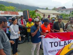 Demo ke DPRD Kaimana, Forum Peduli Demokrasi Desak Dewan Tolak Sauna dan Jacuzzi