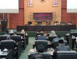 Paripurna DPRD Jombang Penyampaian Penjelasan 2 Raperda dan Penetapan APBD Tahun 2024