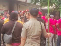 Sejumlah Pendukung Ganjar di Jombang Bela Pengusaha Ruko Simpang Tiga Yang Sedang Dalam Proses Hukum