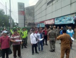 Pemkab Jombang Segel Ruko Simpang Tiga, Bagi Yang Belum Mengosongkan Diberi Waktu 24 Jam