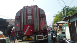 Tak Hiraukan Rambu Larangan, Banyak Kendaraan Besar Melintas di Jalan Seroja Jombang