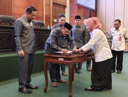 Seluruh Fraksi DPRD Setujui 4 Raperda Menjadi Perda Kabupaten Jombang 2024