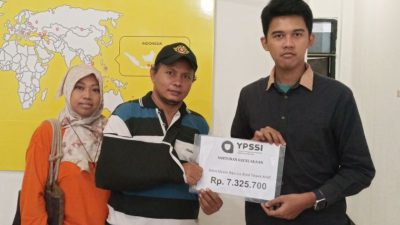 Seorang Pengemudi Maxim Di Surabaya Terima Santunan Dari YPSSI Sebesar Lebih Dari Rp 7,000,000