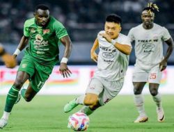 Persebaya ke puncak klasemen