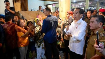 Jokowi berpamitan kepada warga