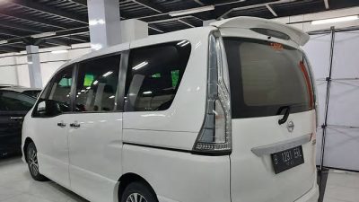 Harga Nissan Serena C26 Makin Menggoda