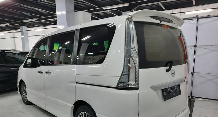 Harga Nissan Serena C26 Makin Menggoda