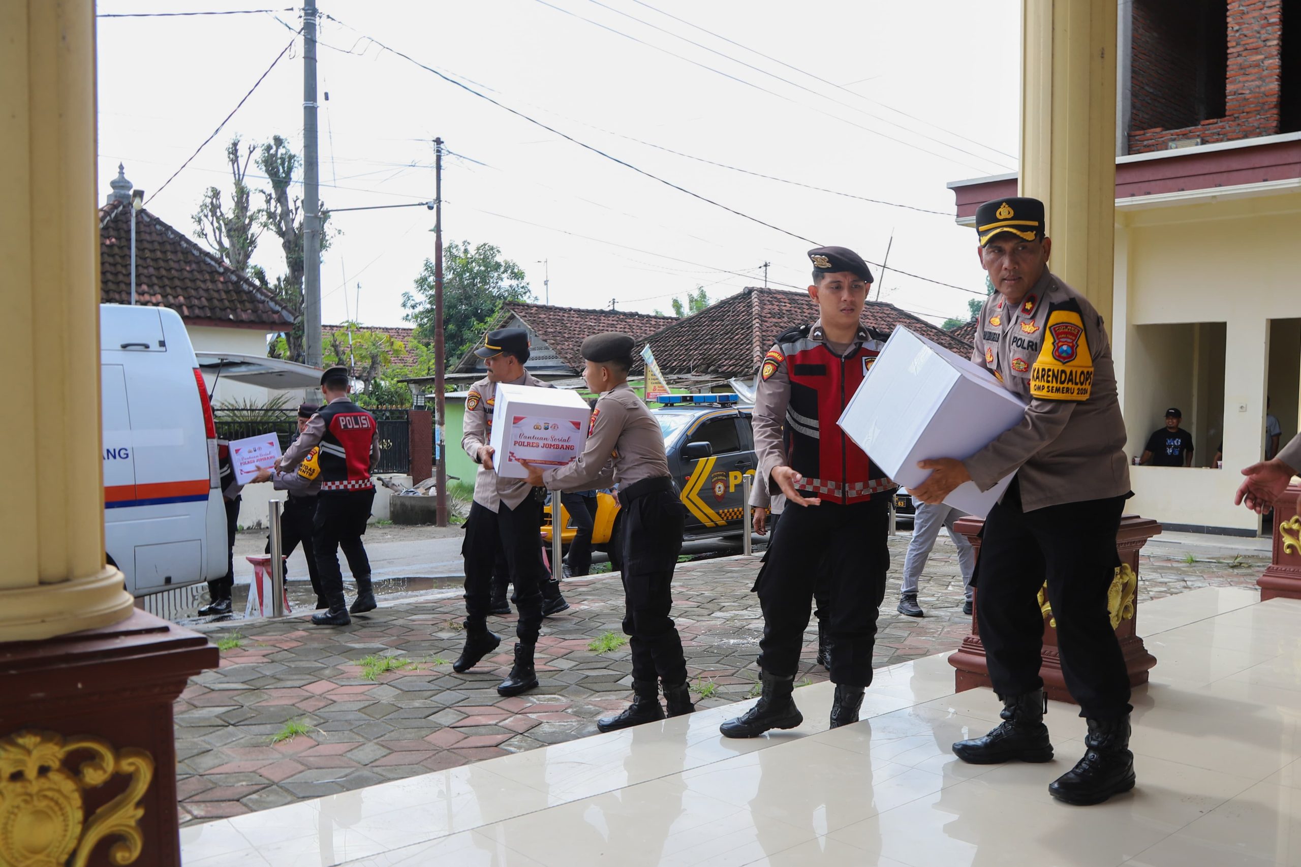 puting beliung jombang