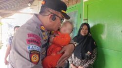 Gerak Cepat Polisi Jombang Selamatkan Bayi Yang Dibuang di Depan Toko Daerah Diwek