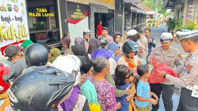 bagi takjil polres jombang