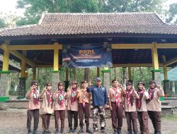 Perhutani KPH Jombang Berikan Arahan Kepada Pramuka Saka Wana Bakti