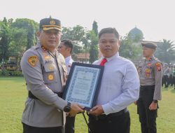 Kapolres Jombang Berikan Penghargaan kepada 10 Anggota Berprestasi